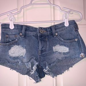 Express distressed jean short